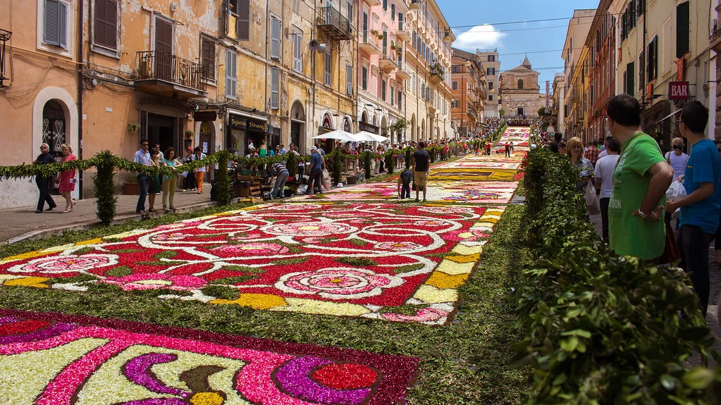 Blomsterfestivalen i Spello